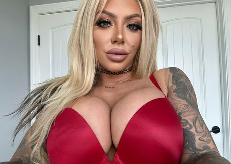karmarxfree erotic model gallery