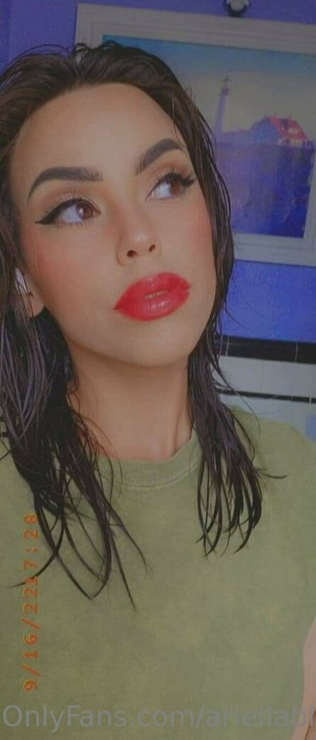 ariellabloom art model pictures