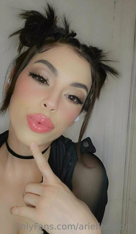 ariellabloom nude actress pic