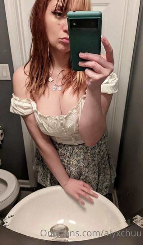 alyxchuu exclusive star photo