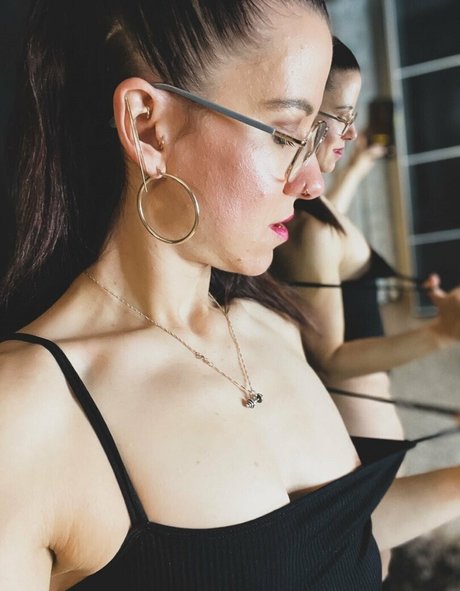 amateur asian onlyfans top photos