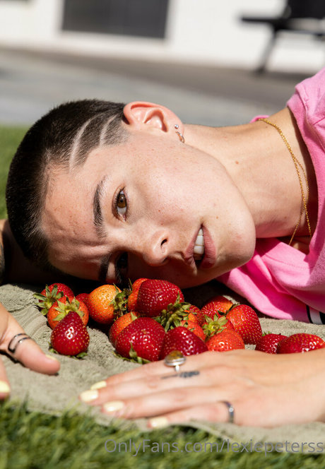 dripping wet pussy onlyfans hot porn picture