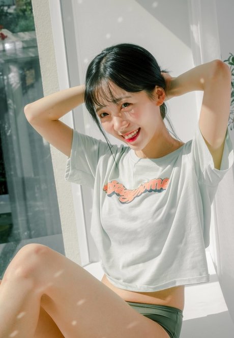 leeesovely star porn picture