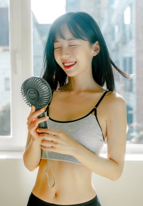 leeesovely star nude gallery