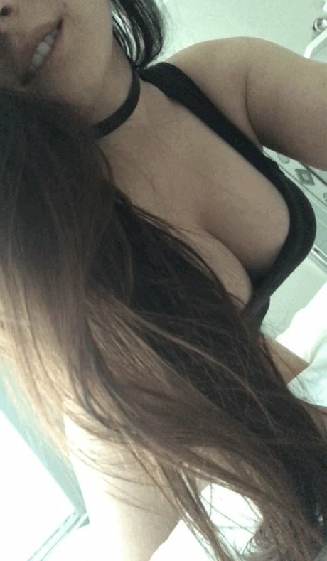 Niece Waidhofer model art img