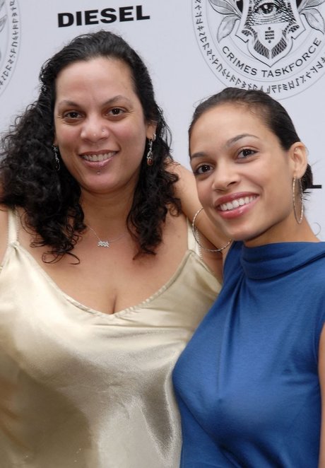 Rosario Dawson model pics