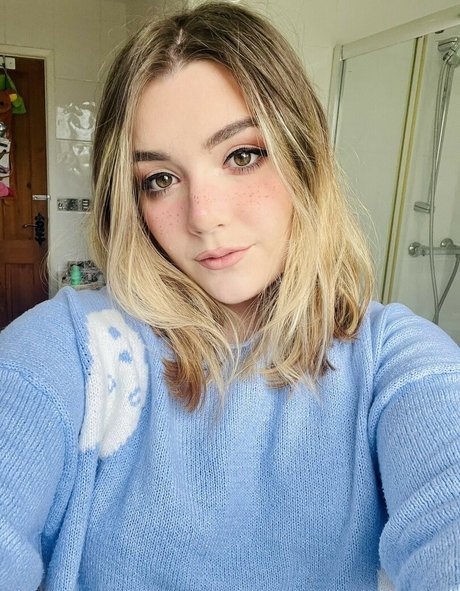 poopernoodle nude thumbnail