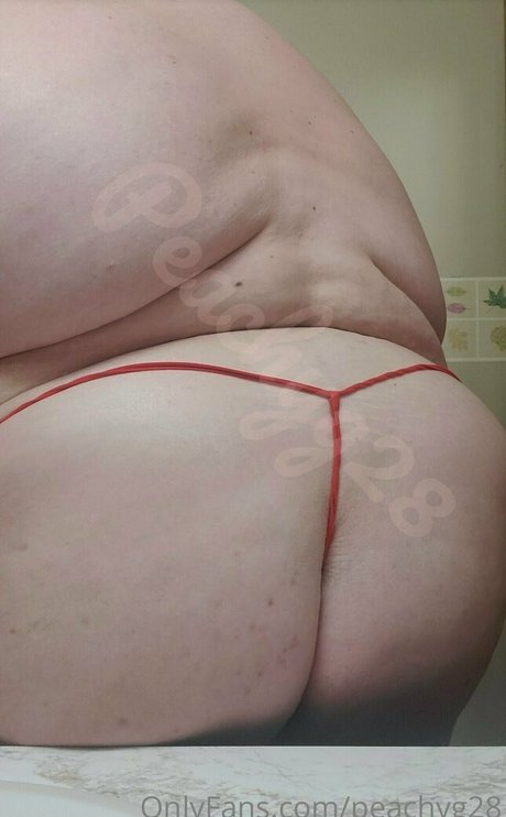 peachyg28 model porn image