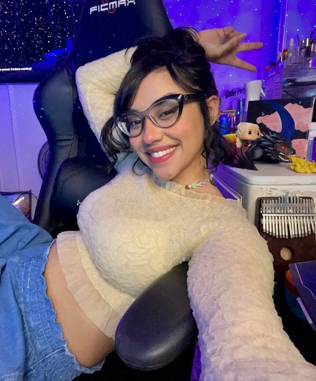 itsqueennovaa model nice pictures