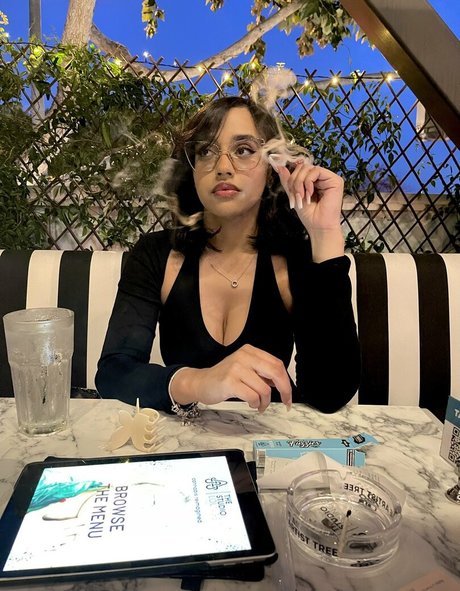 itsqueennovaa star nudes pic