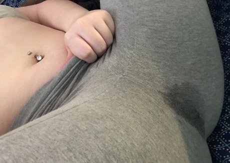 oliviaskiesvip exclusive model photos