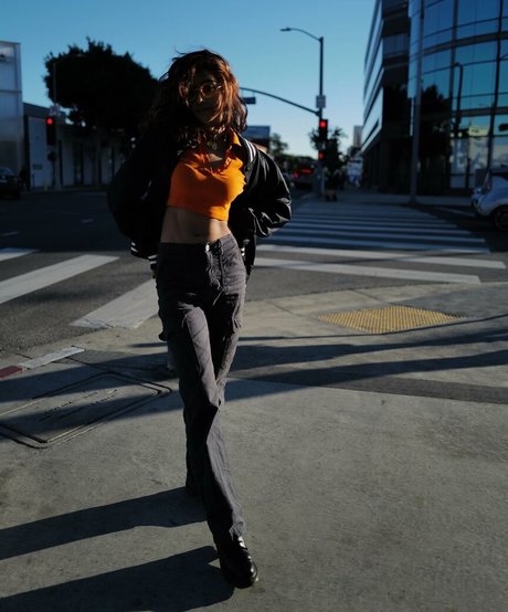 Samicamusic nude model img