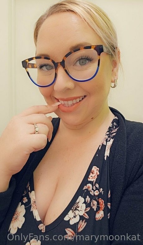 marymoonkat sex model pics