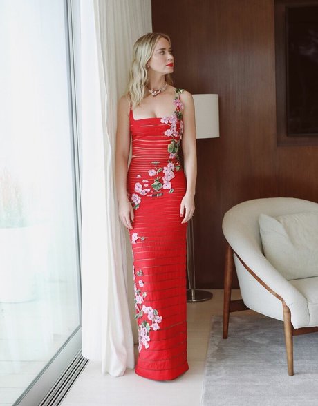 Emily Blunt star pornographic images