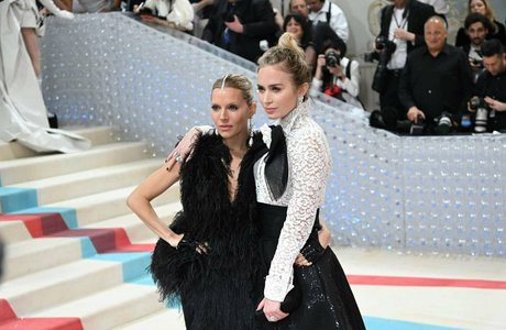 Emily Blunt star top pic