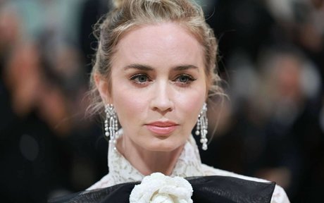 Emily Blunt star nice galleries