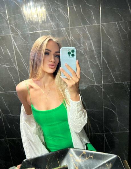 precious mia naked model pictures