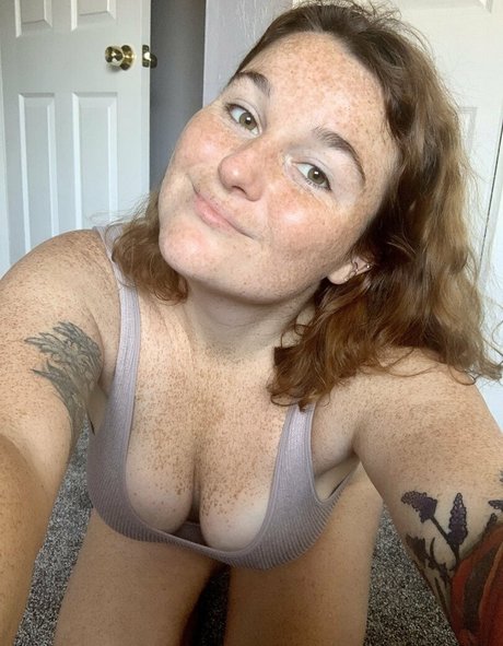 freckledbabyy nude thumbnail