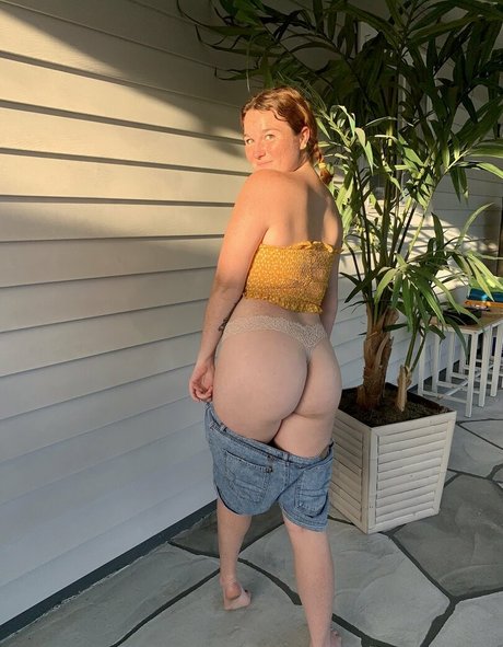 freckledbabyy model nude image