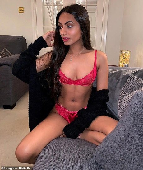 nikkirai_ model xxx pic