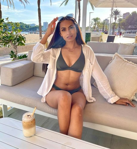 nikkirai_ model sexy images