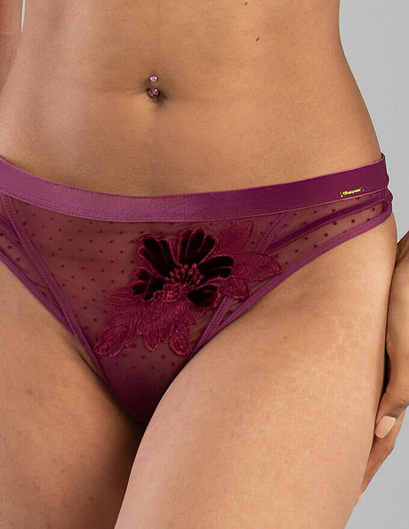 nikkirai_ naked model image