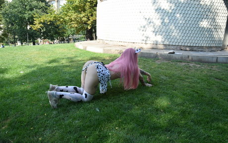 locorory model naked photo