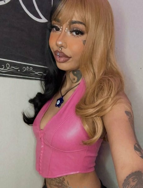 tattooed shemale onlyfans hot nude picture