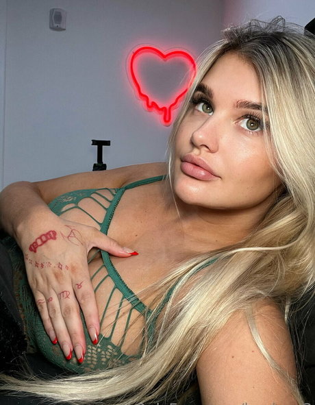 hayleyx3 nice pornstar pic