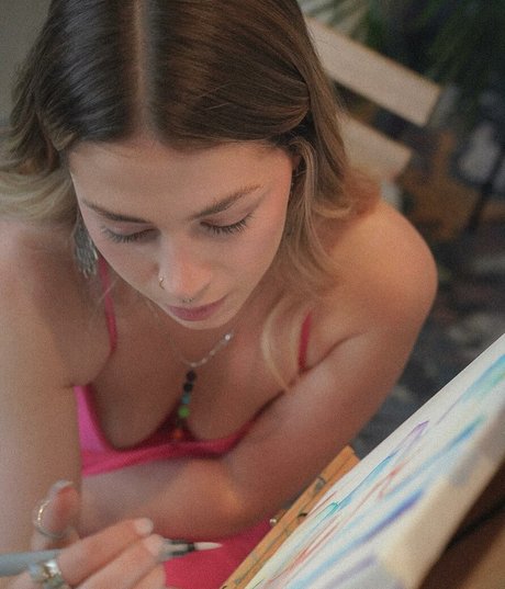 Emmily Mello naked model image