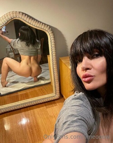 dripping wet pussy onlyfans beautiful naked gallery