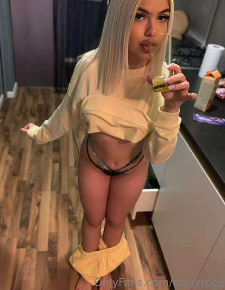 elsakroes model nude photos