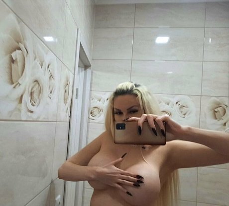 hottanuysha model sexy images