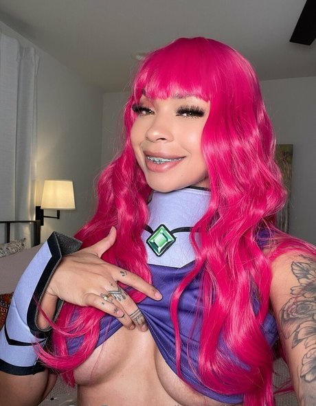 Hannahmarieroyal model art galleries