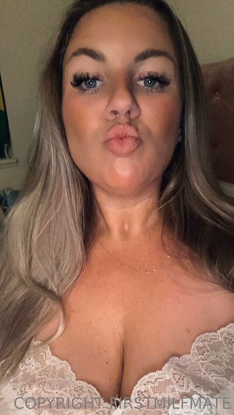 firstmilfmate sex star image