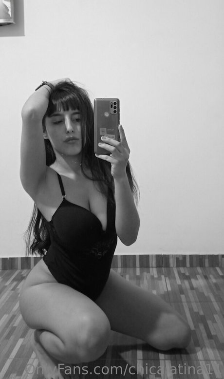 chicalatina11 model art images