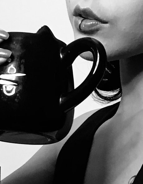 blvckchxrry pornstar naked image