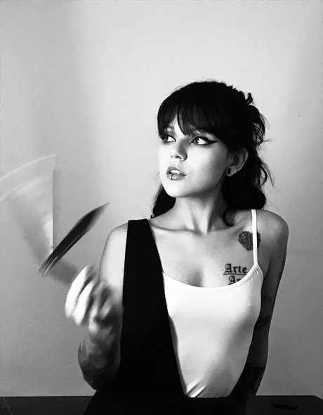 blvckchxrry naked star photo