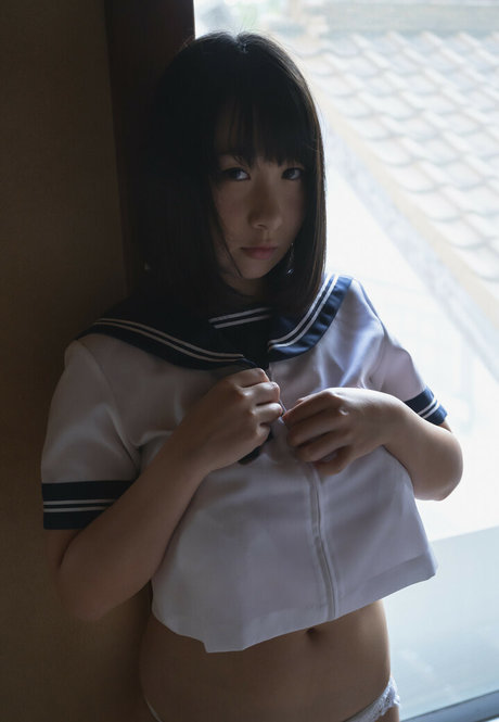 Rui Kiriyama exclusive star pics