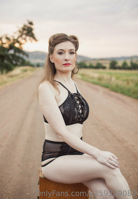 puckbunnyof porn actress img