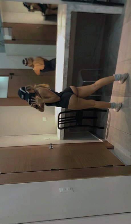 domevelezzz model art img