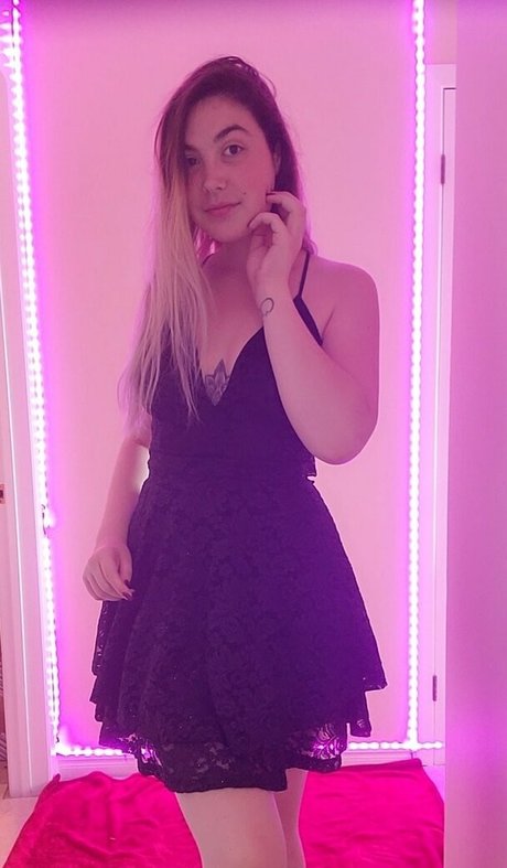 milf strip onlyfans free naked image