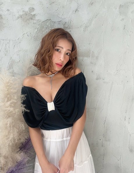 Rina Hashimoto naked model pic