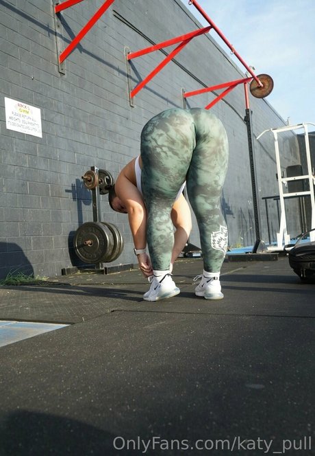 Katy Pull model free pics