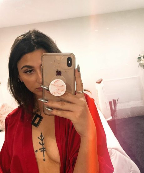 Sariana nudes star pic