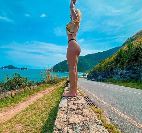 Leticia Ferrazzani nude star galleries