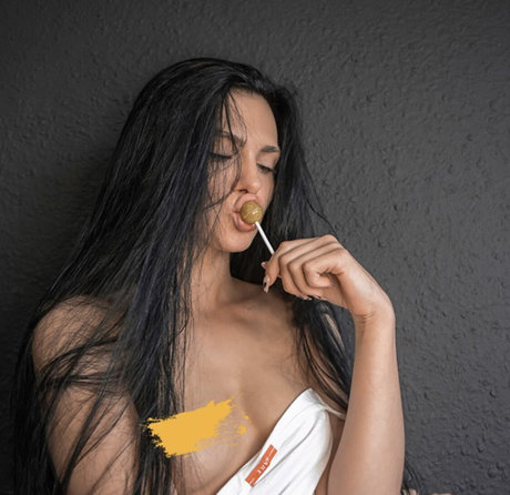 Diana Black hot model image