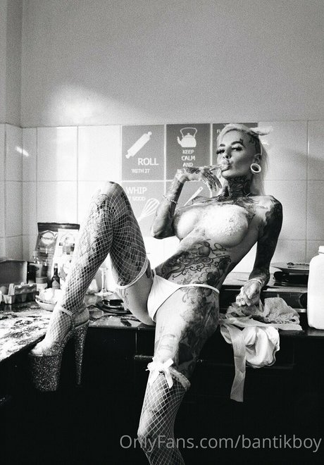 Bantik Boy pornstar exclusive photo