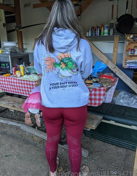 thickmommarie pornstar nudes image