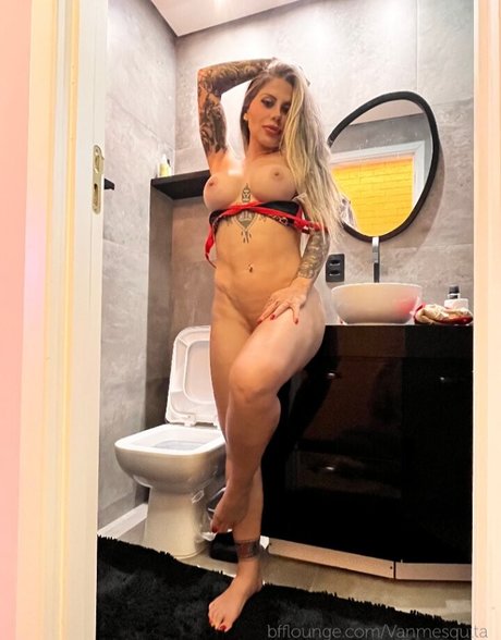 Vanessa Mesquita model hot images